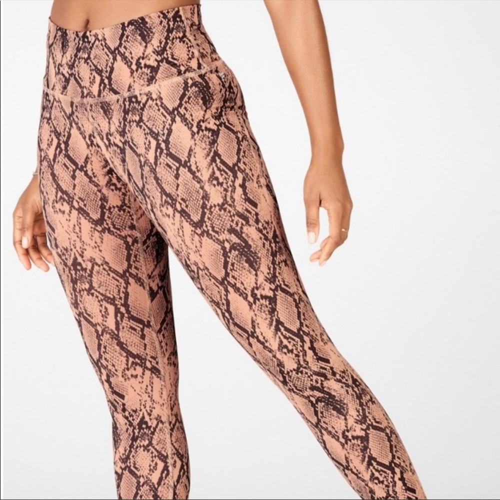 NWOT Fabletics High-Waisted Printed Powerhold 7/8